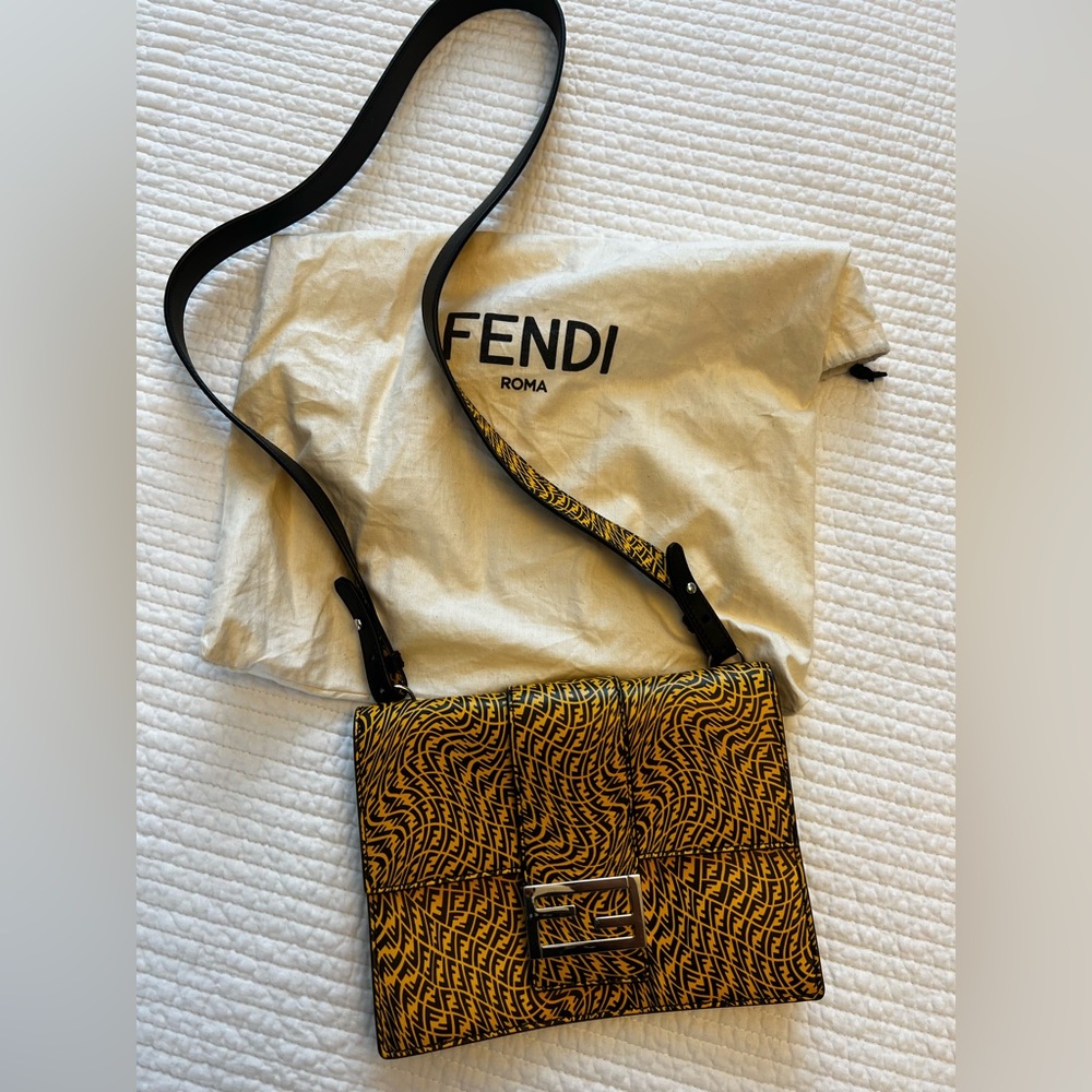 Fendi Flat Baguette Crossbody bag